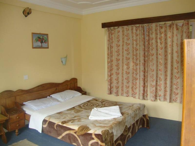 Hotel Yeti Покхара Экстерьер фото